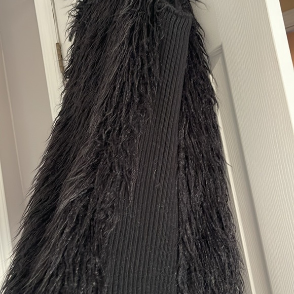 Hendi Faux Fur Vest - Picture 7 of 7